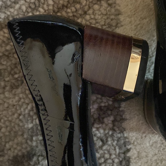 Tory Burch Amy Pump patent leather - Picture 5 of 5